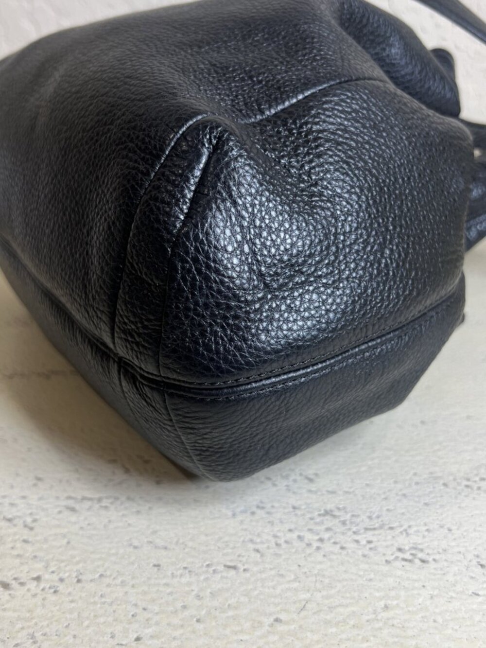 Coach (2013) Avery Black Leather Classic Drawstring Bucket Bag Model F27003 - Picture 5 of 16